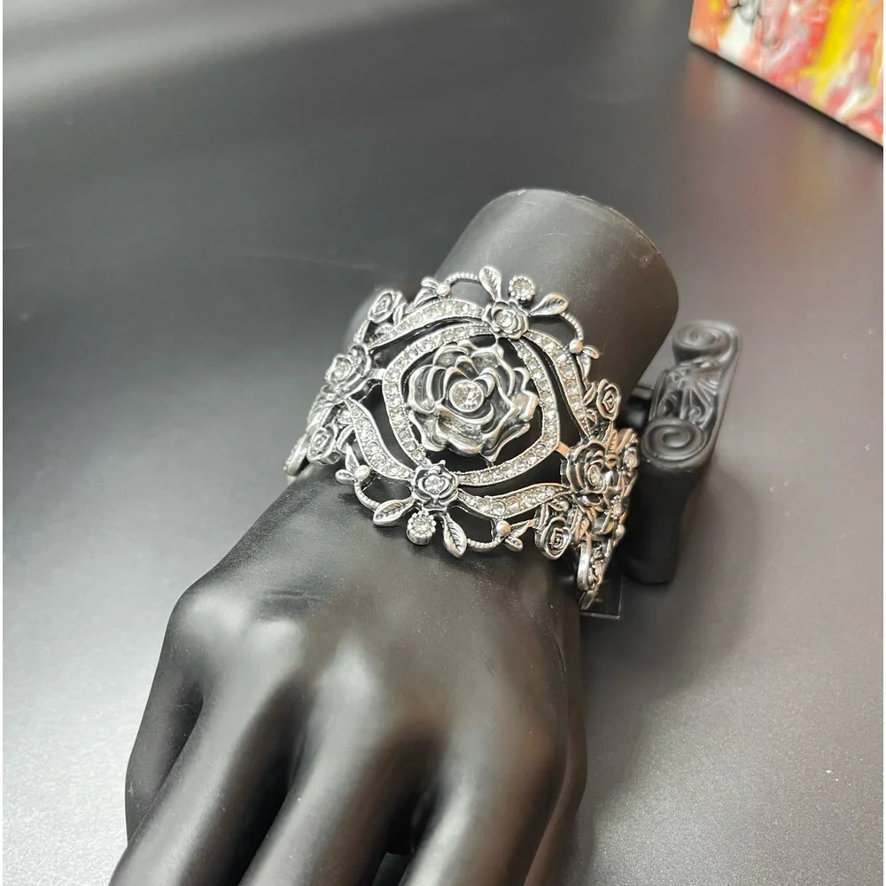 Thalia Sodi Vintage Silver Stretch Bangle - Picture 1 of 6